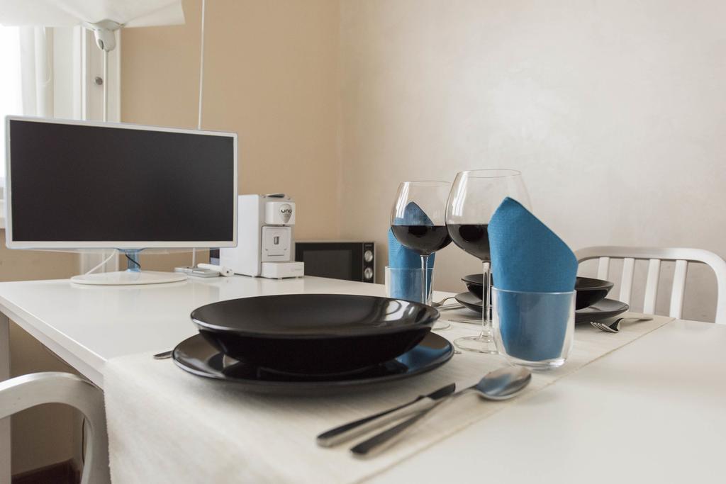 דירות מילאנו Pied A Terre Sant'Agostino מראה חיצוני תמונה
